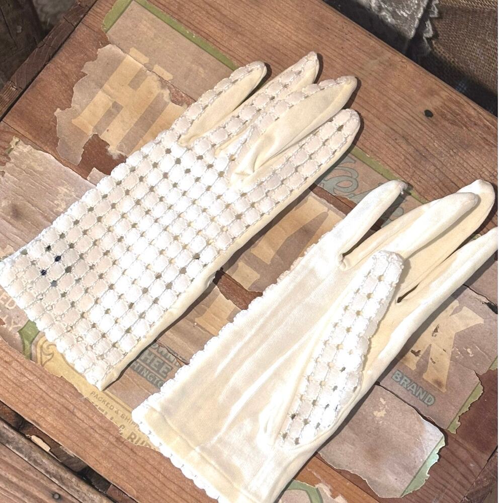 Vintage White Cream Max Mayer Wrist Length Dress Gloves 1950s Size B
